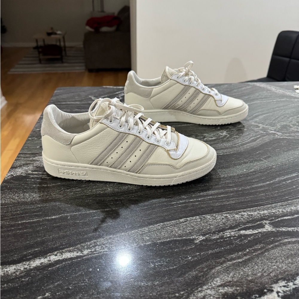 Adidas Harlem x SNS Sneaker